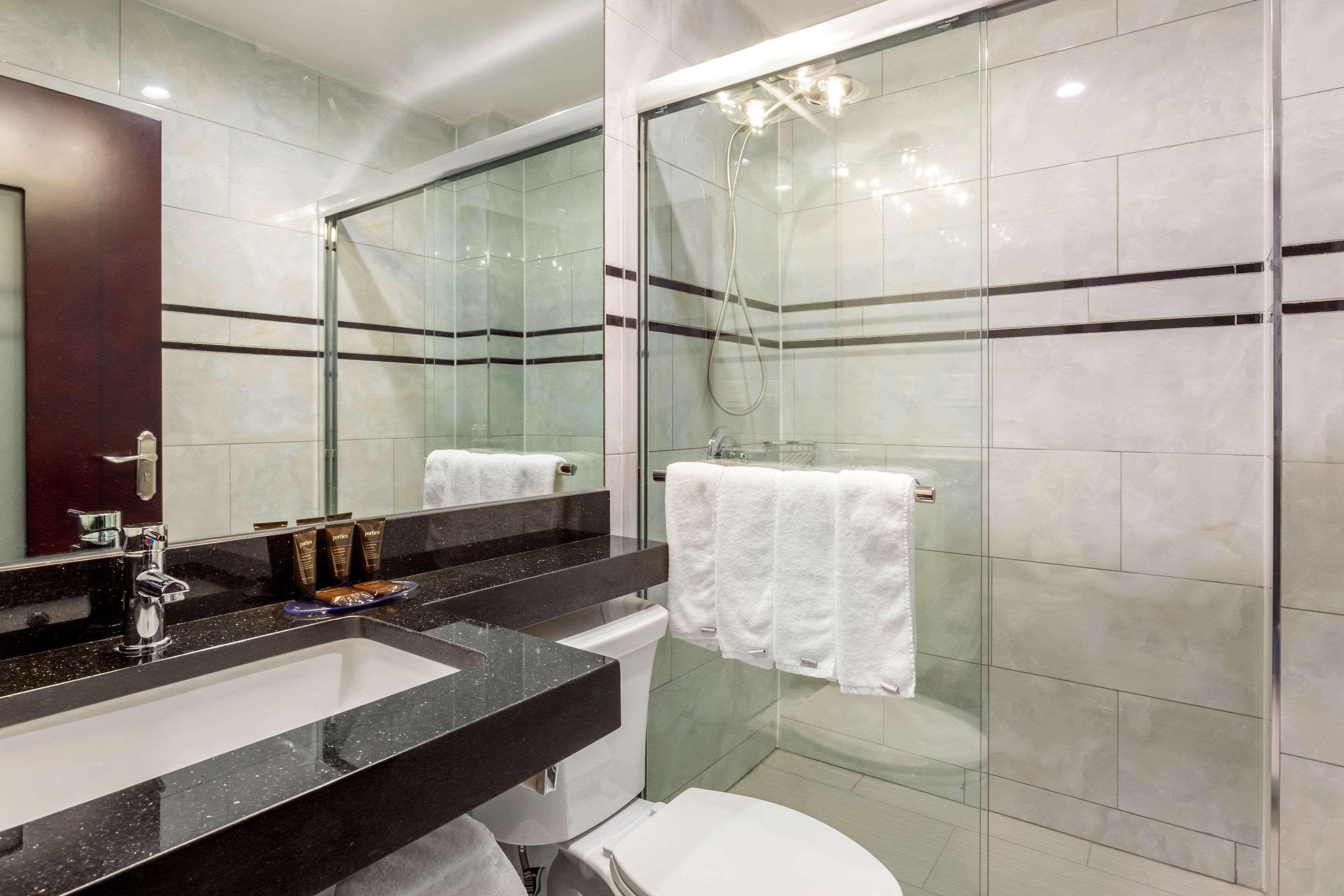 The L Hotel New York City Exterior photo