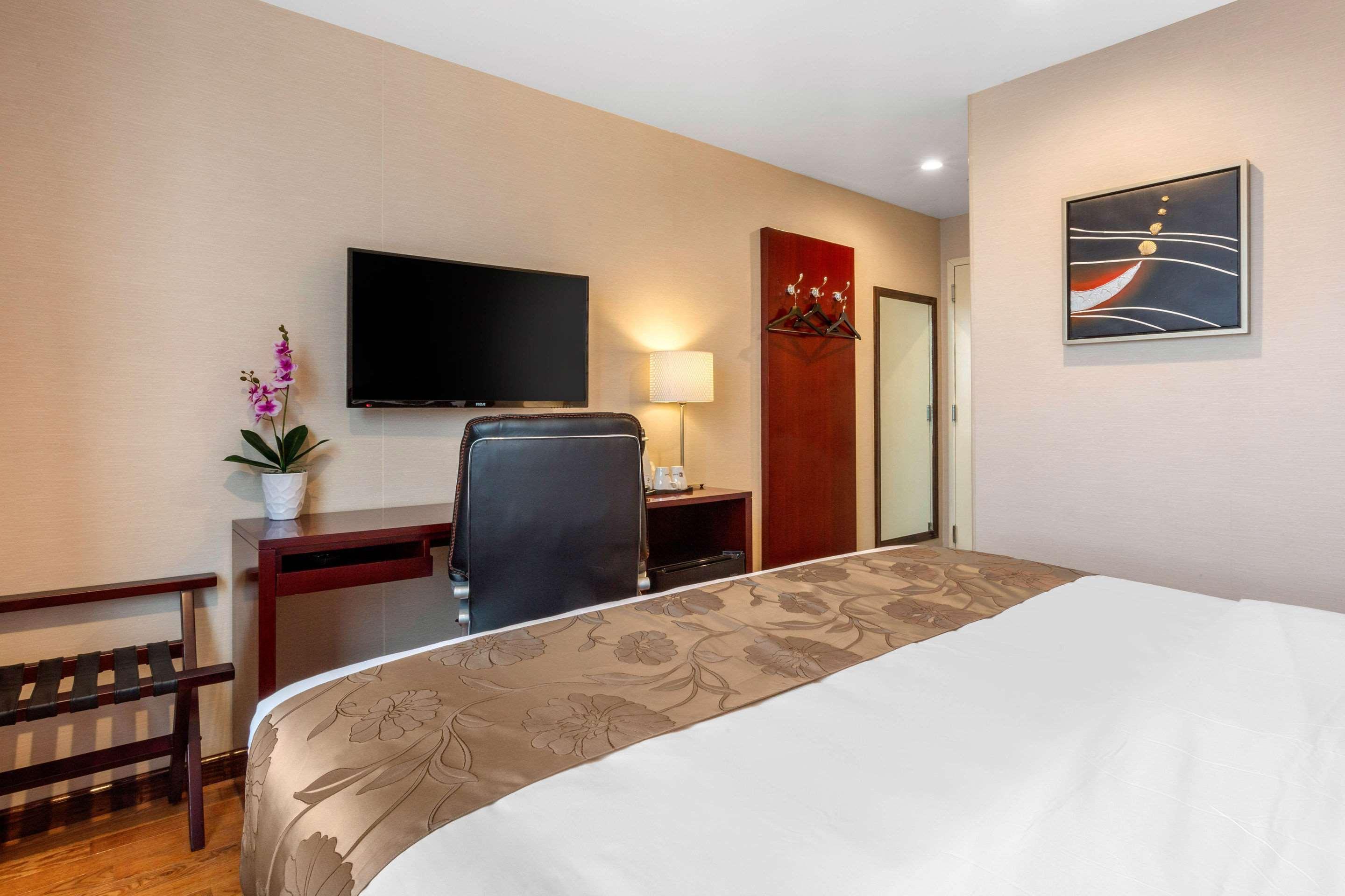The L Hotel New York City Exterior photo